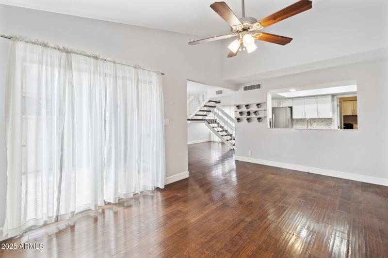 7-web-or-mls-5601-n-79th-st-1