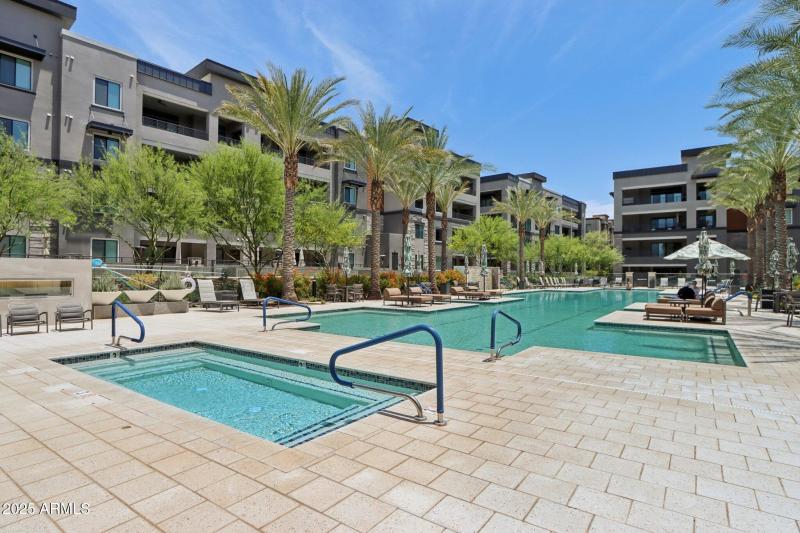 Community Pool & Spa