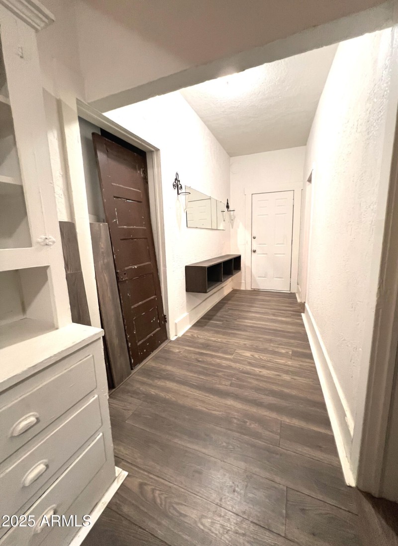 Unit-2-Entryway