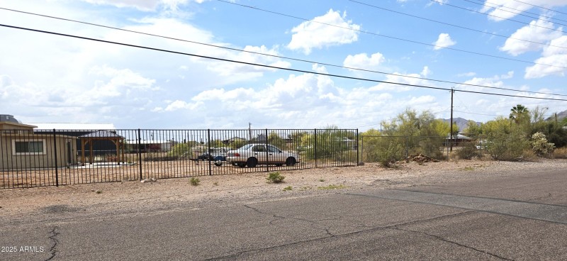 144 N Cactus Rd