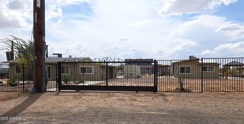 144 N Cactus Rd