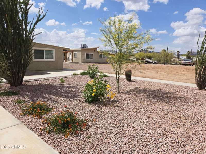 144 N Cactus Rd