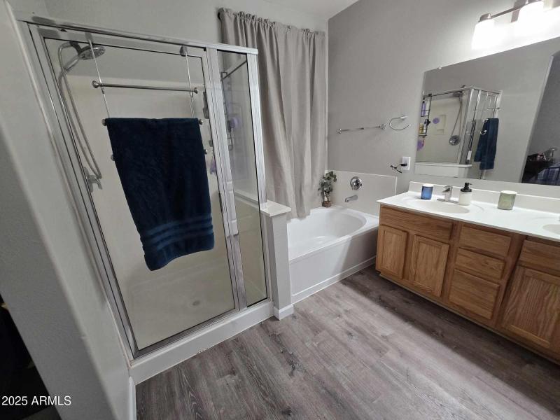 494356429_1373479323921805_3496309767326