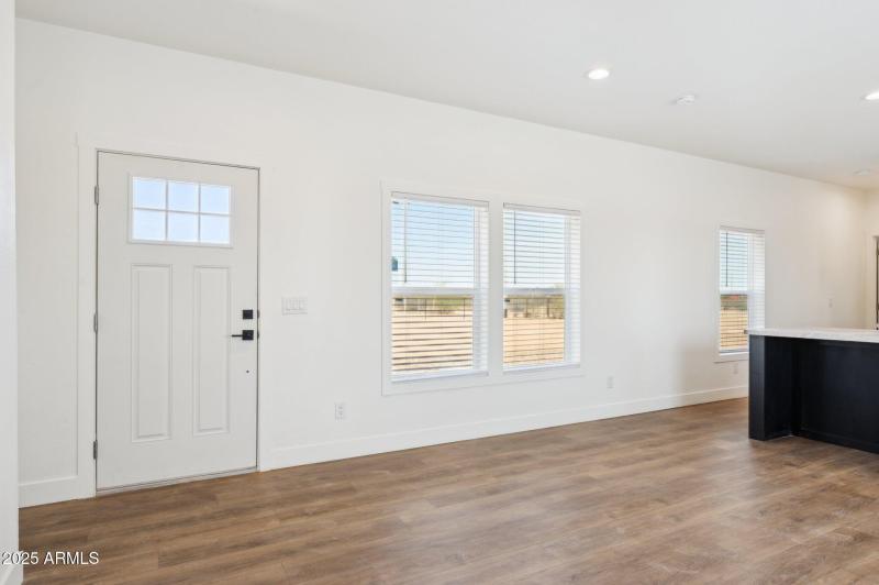 4-web-or-mls-1543-ruby-rd