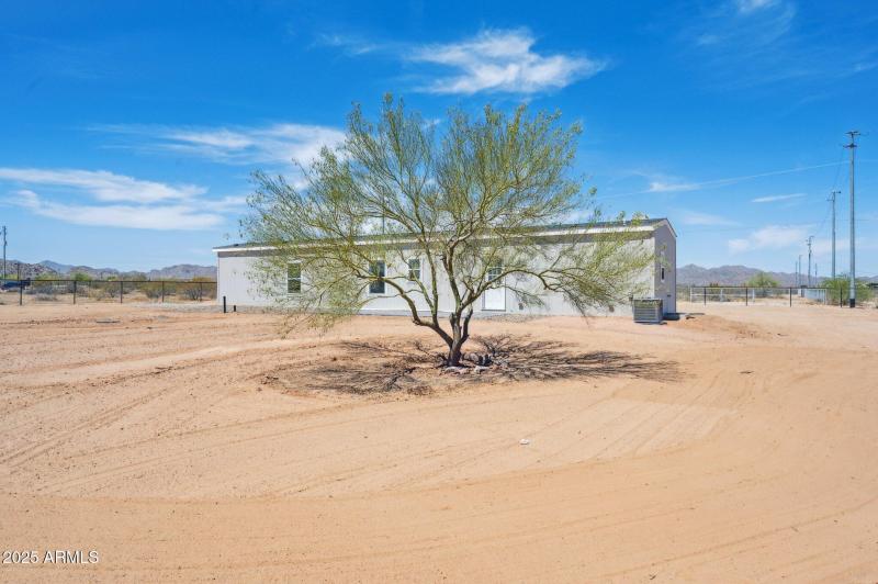 23-web-or-mls-1543-ruby-rd