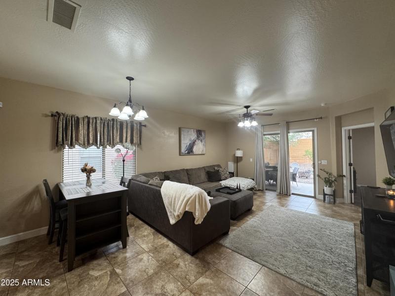 Living room wiht Slider