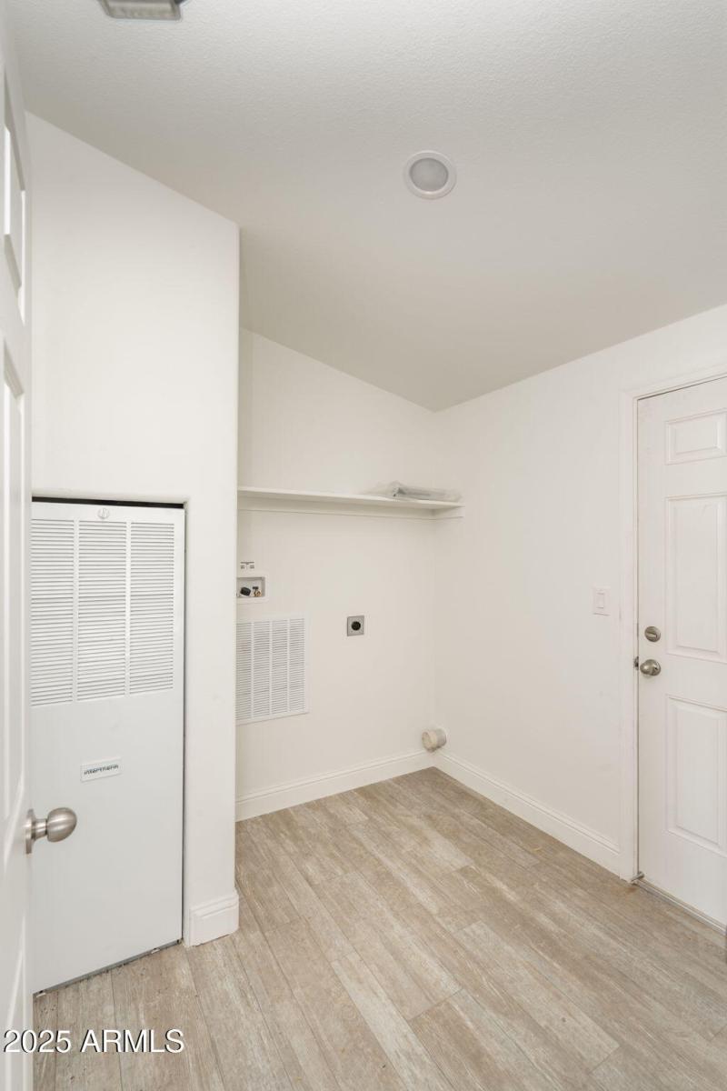 10-web-or-mls-25200-n-enid-dr