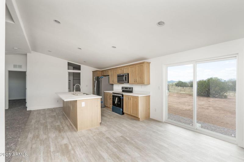 8-web-or-mls-25200-n-enid-dr