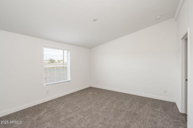 11-web-or-mls-25200-n-enid-dr