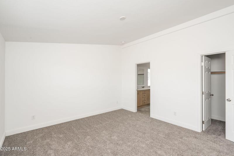 12-web-or-mls-25200-n-enid-dr