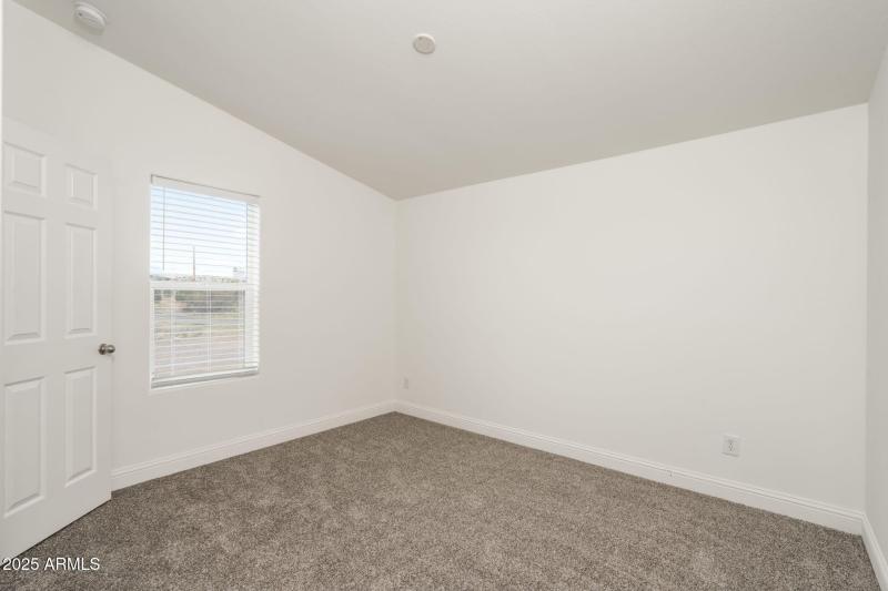 20-web-or-mls-25200-n-enid-dr