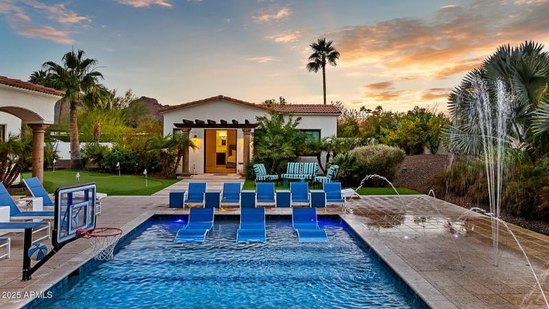 Entertainers-paradise-1-30