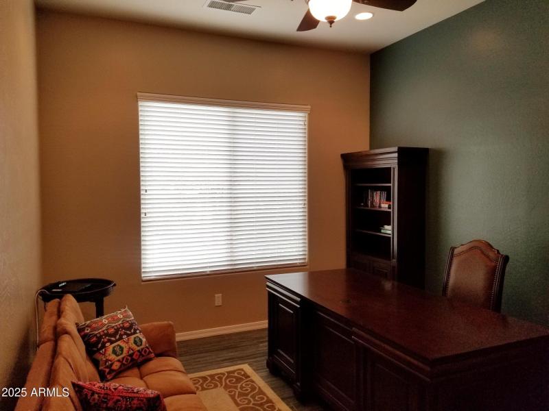 26824 W Potter Dr - office-futon
