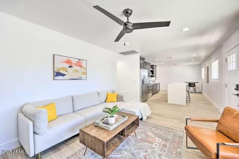 8ee3ea19-4207-4c14-99ba-c94b5cf3c990