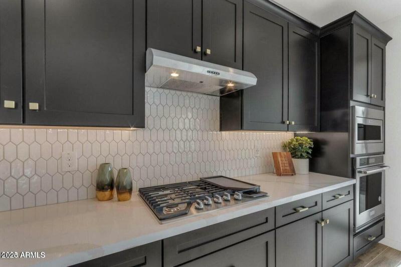 6434 N 17th_Kitchen_5