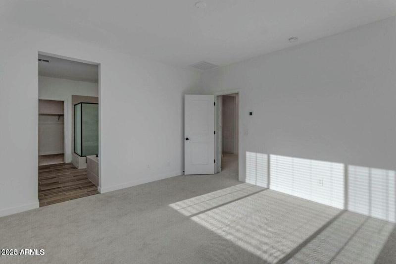 6434 N 17th_Upstairs_Primary_3