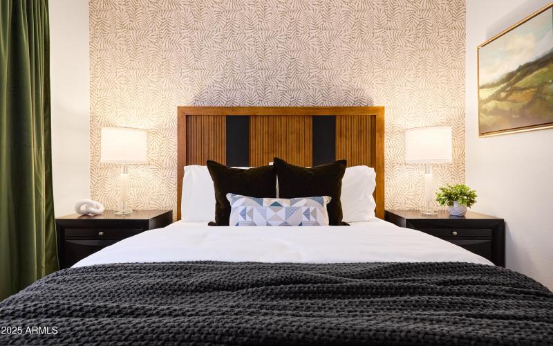 Bedroom 3: Queen Bed