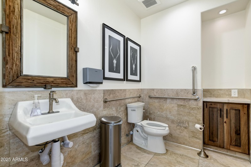 Guest Bathroom 3