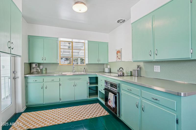 25-print-E Jackson Ave-0306-011