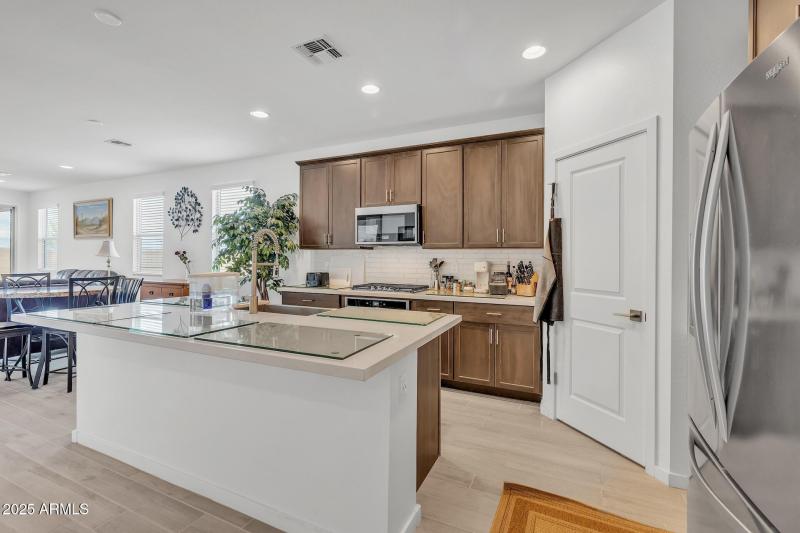 18100_W_College_Dr17