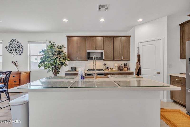 18100_W_College_Dr15