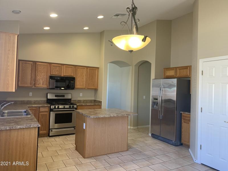 4D6510B3-34DD-4A97-B93A-F8766E24EADA