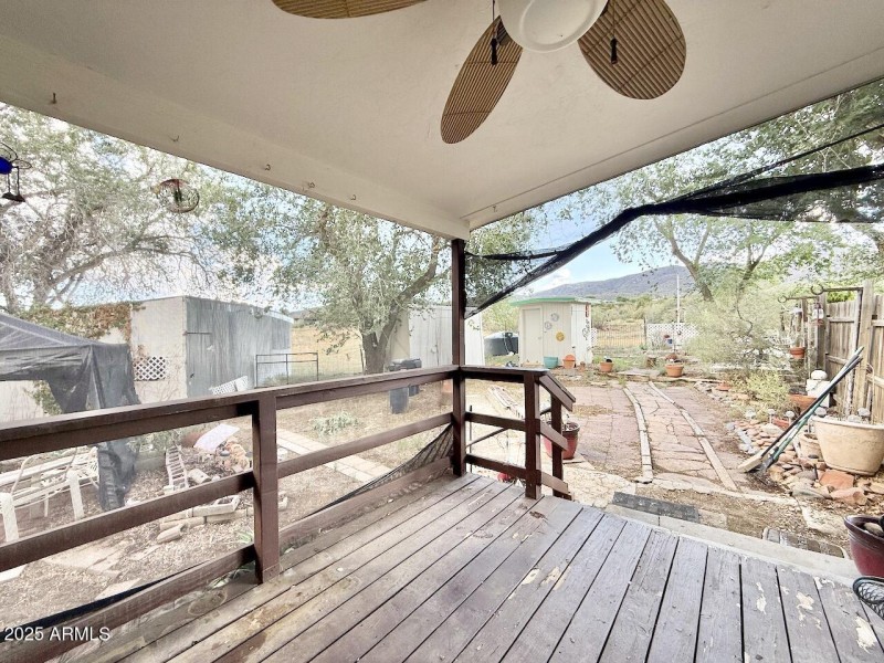 07 Front Porch View