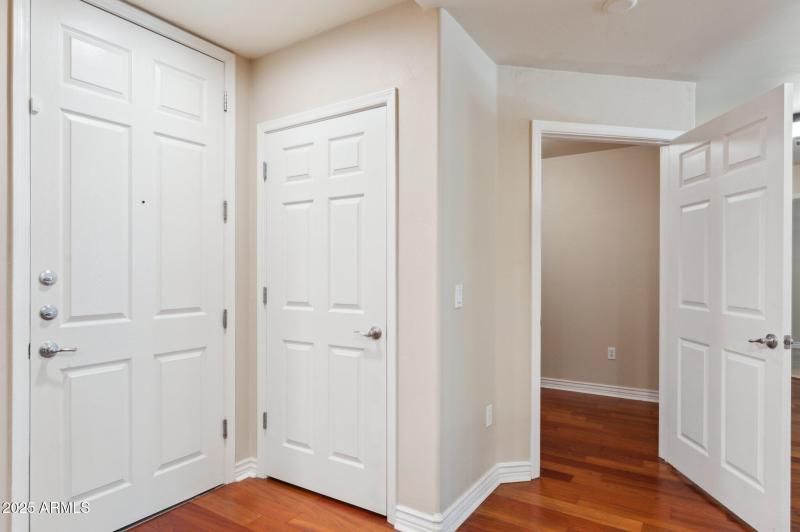 9-web-or-mls-5350-e-deer-valley-dr-1214-