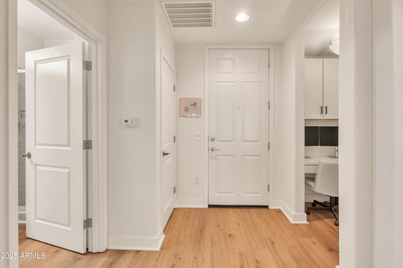 5450 E Deer Valley Dr 1004-6