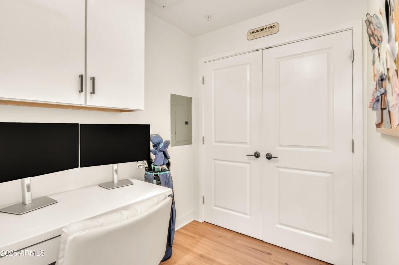 5450 E Deer Valley Dr 1004-20