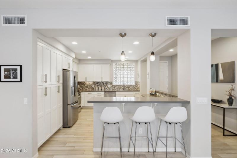 5-web-or-mls-17850-n-68th-st-2138