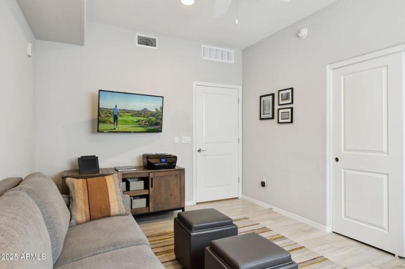 25-web-or-mls-17850-n-68th-st-2138