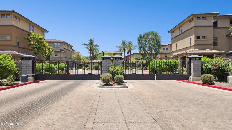 32-web-or-mls-17850-n-68th-st-2138