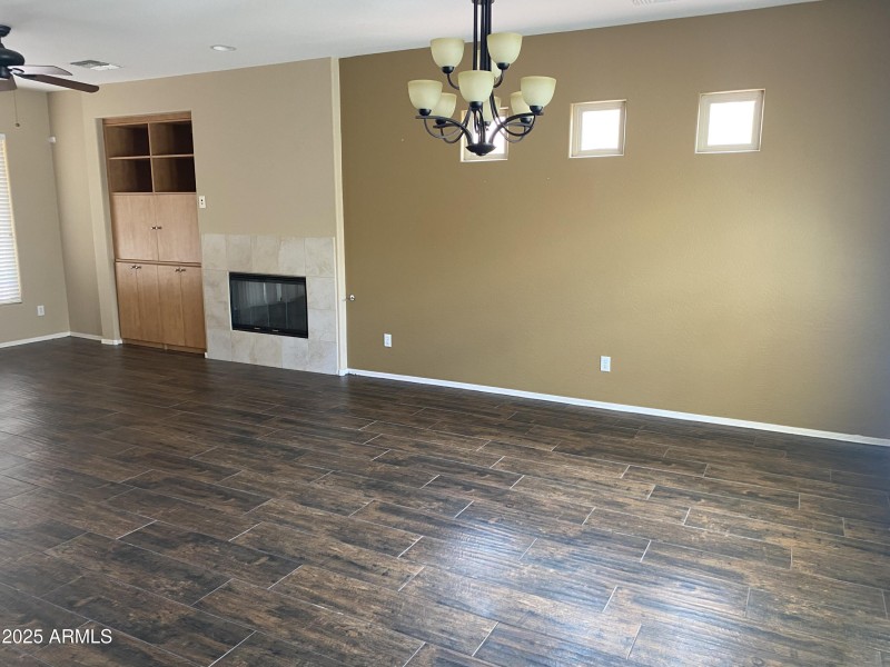 Family Dining Rm - 23317 N. Arrellaga Dr