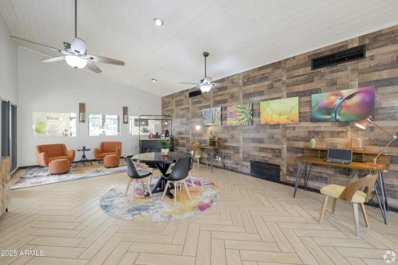 Emerald-Apartments - Business Center