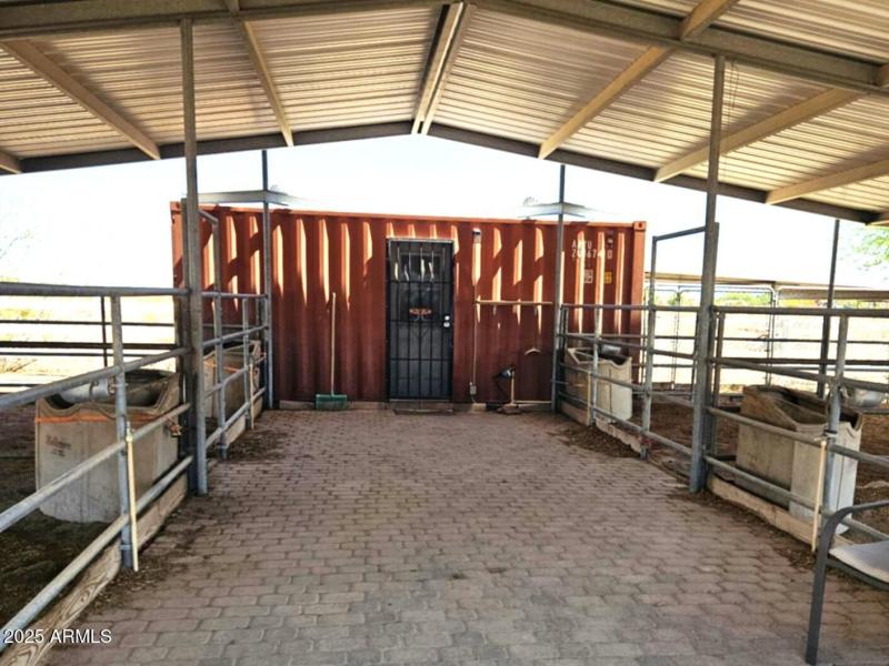 Melanie Barn and conex