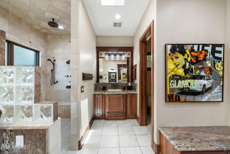 71-Primary Bathroom (4)