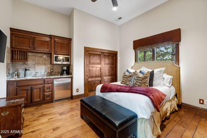 82-Carriage House (2)