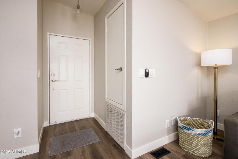 1672 E Augusta Ave-7177-Edit