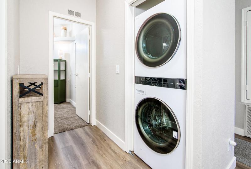 1672 E Augusta Ave-7253-Edit