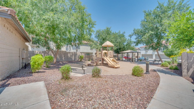 7533 S 31st-Community-15