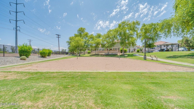 7533 S 31st-Community-22