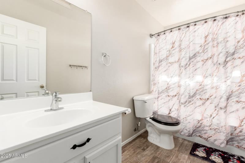 28 - Santa Cruz 3049