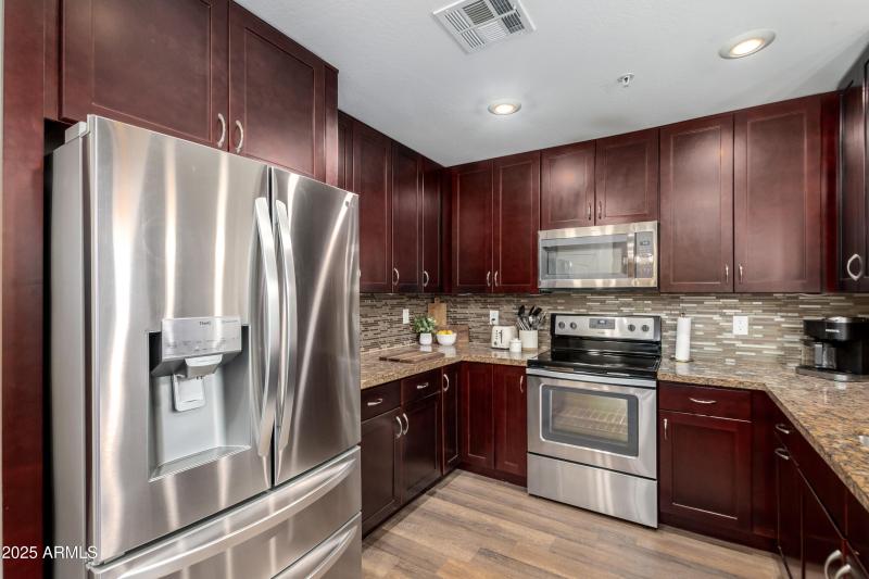 Upgraded Stainless Appliances