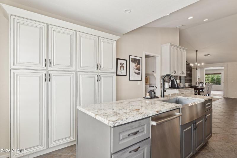 12-web-or-mls-28814-n-45th-st