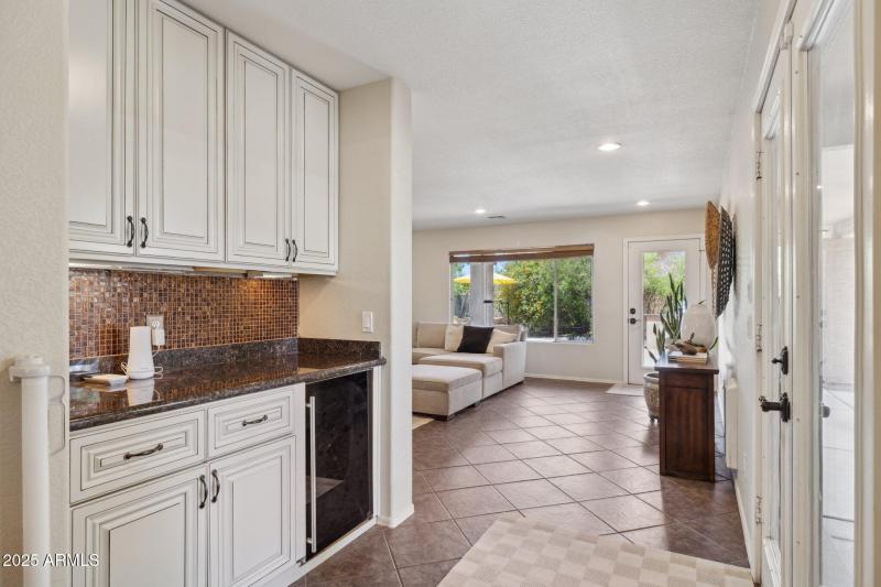 14-web-or-mls-28814-n-45th-st