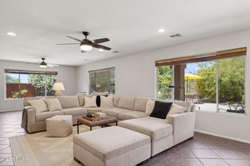 16-web-or-mls-28814-n-45th-st