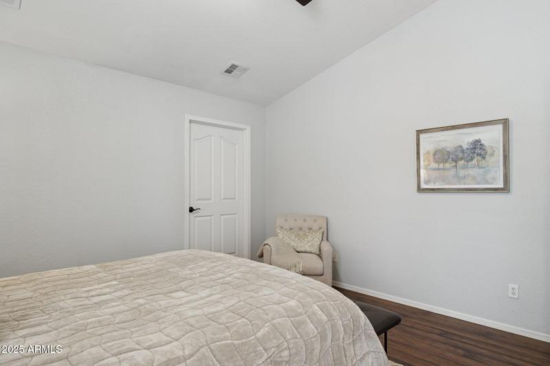 19-web-or-mls-28814-n-45th-st