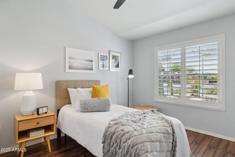 24-web-or-mls-28814-n-45th-st