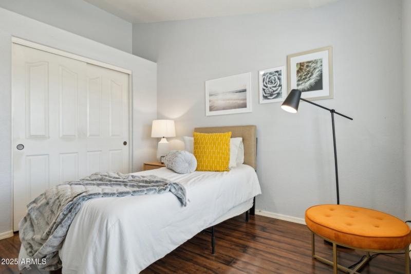 25-web-or-mls-28814-n-45th-st